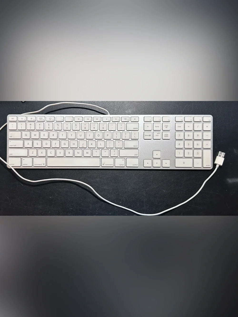 Used Apple Wired Keyboard with Numeric and Function Keys Model A1243